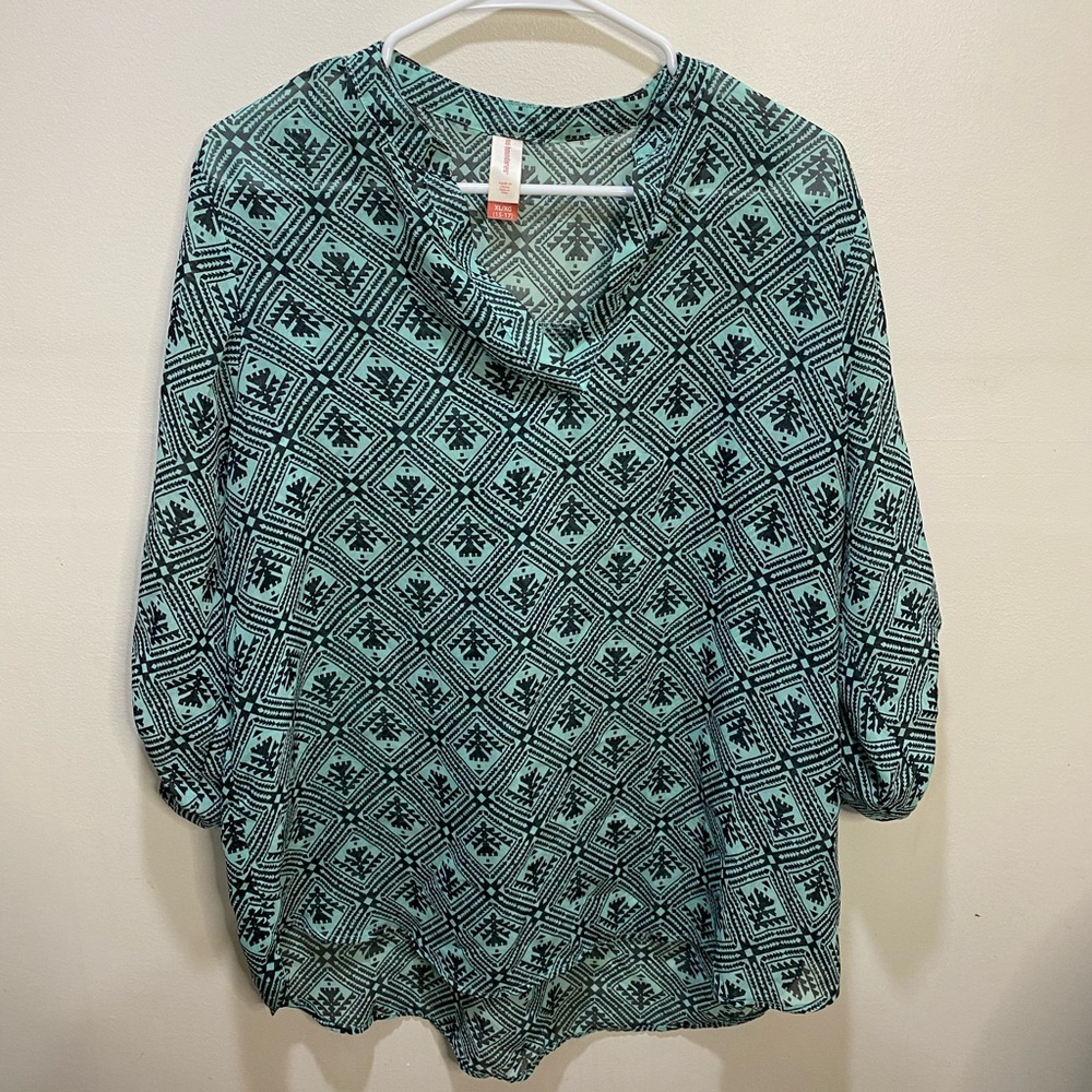 Size XL Shear top